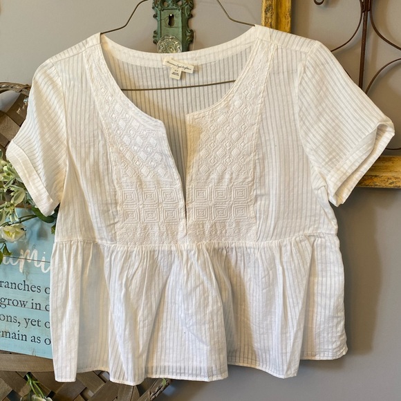 American Eagle Outfitters Tops - American Eagle embroidered top
